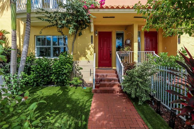 1619 Harrison St, Hollywood, FL 33020