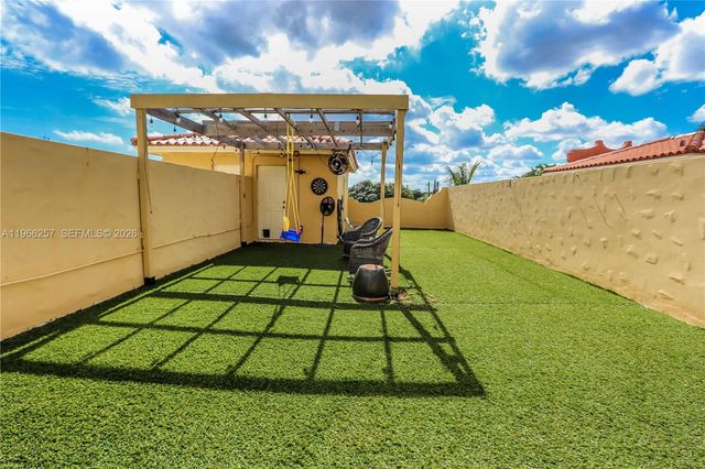 1619 Harrison St, Hollywood, FL 33020