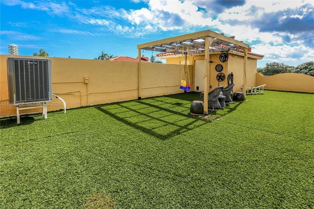 1619 Harrison St, Hollywood, FL 33020