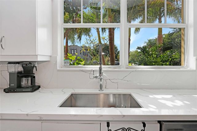 1619 Harrison St, Hollywood, FL 33020