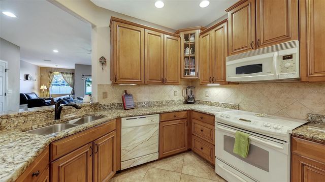 3659 PARKRIDGE CIRCLE 9-103, Sarasota, FL 34243