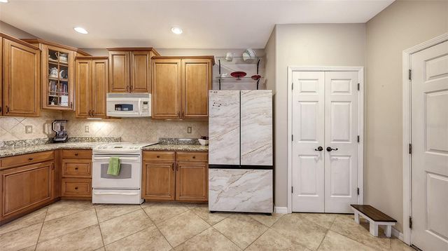 3659 PARKRIDGE CIRCLE 9-103, Sarasota, FL 34243