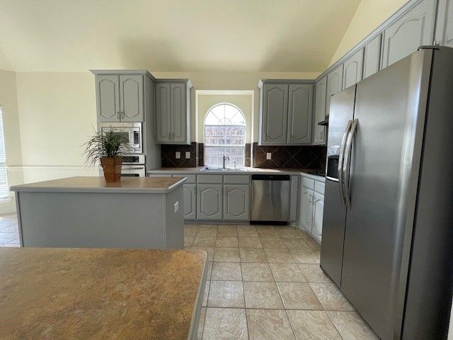 11712 Pheasant Creek Drive, Fort Worth, TX 76244