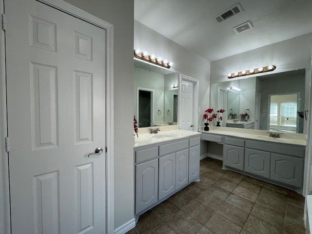 11712 Pheasant Creek Drive, Fort Worth, TX 76244