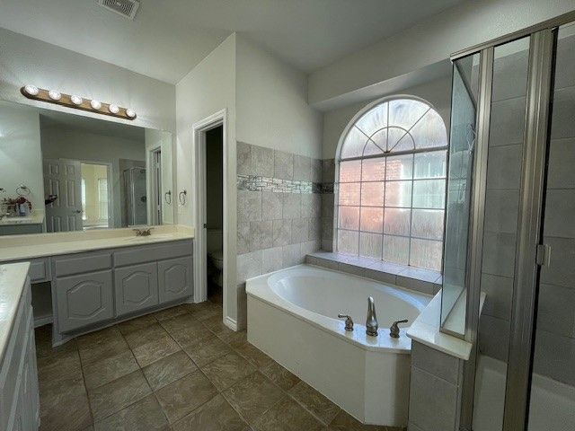 11712 Pheasant Creek Drive, Fort Worth, TX 76244