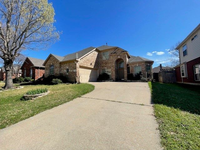 11712 Pheasant Creek Drive, Fort Worth, TX 76244