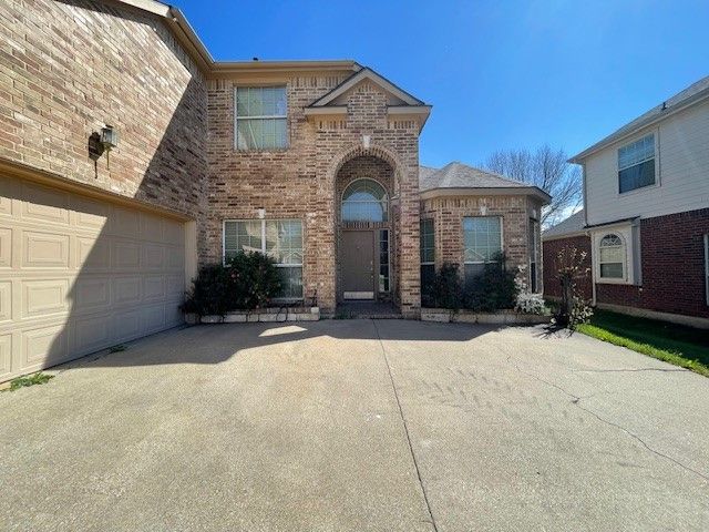 11712 Pheasant Creek Drive, Fort Worth, TX 76244