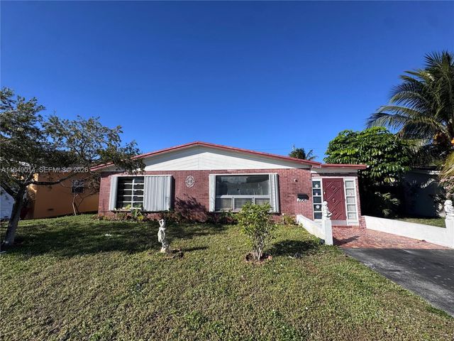 1706 N 45th Ave 1, Hollywood, FL 33021