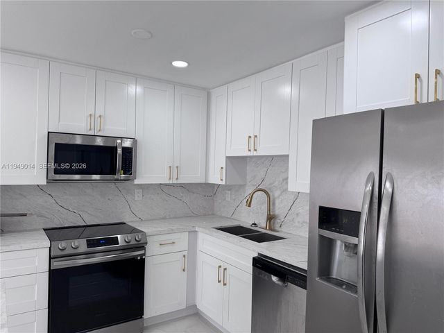 1706 N 45th Ave 1, Hollywood, FL 33021