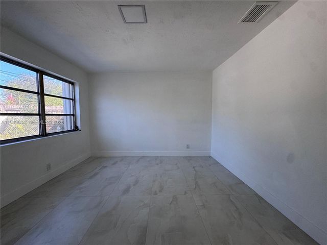 1706 N 45th Ave 1, Hollywood, FL 33021