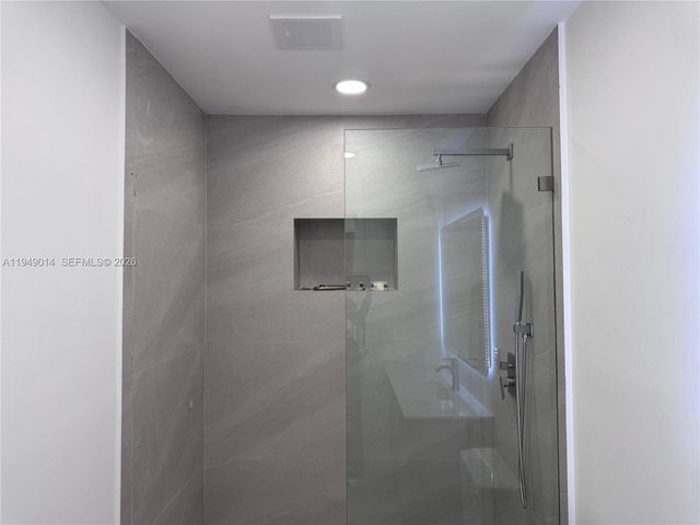 1706 N 45th Ave 1, Hollywood, FL 33021