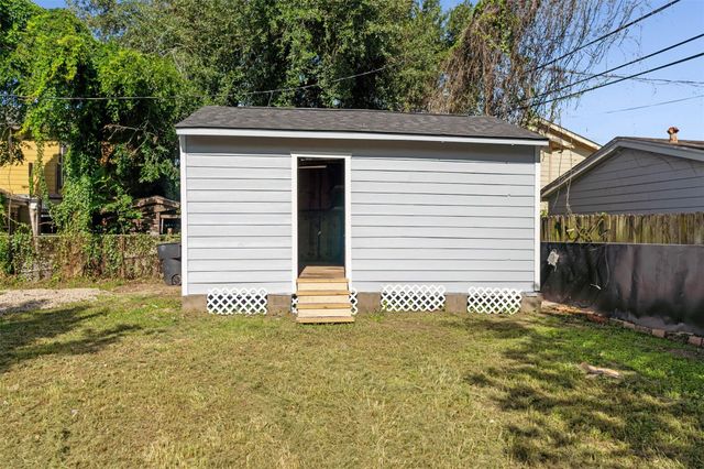 7928 Elvera Street, Houston, TX 77012