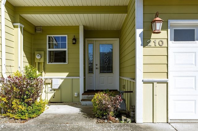 210 SE Melrose Drive, Oak Harbor, WA 98277