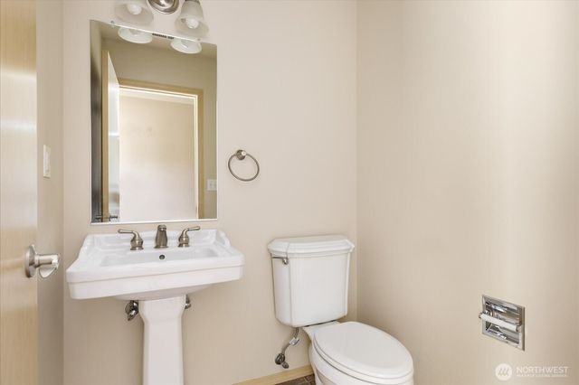 210 SE Melrose Drive, Oak Harbor, WA 98277