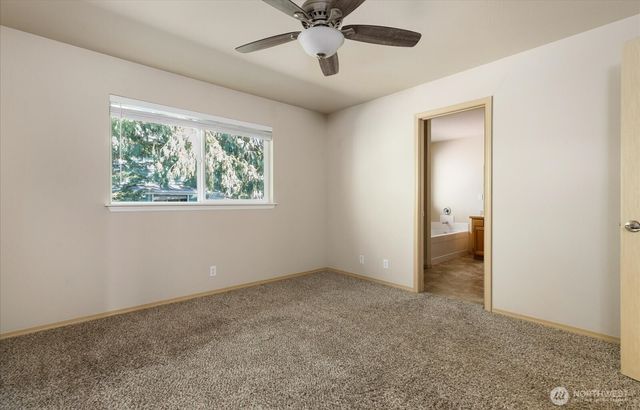 210 SE Melrose Drive, Oak Harbor, WA 98277