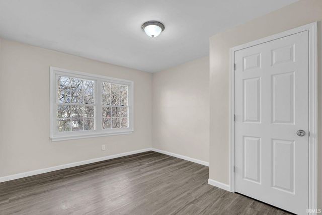 2618 Lake Drive, Evansville, IN 47711