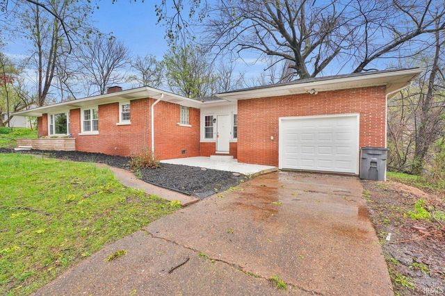 2618 Lake Drive, Evansville, IN 47711