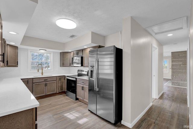 2618 Lake Drive, Evansville, IN 47711