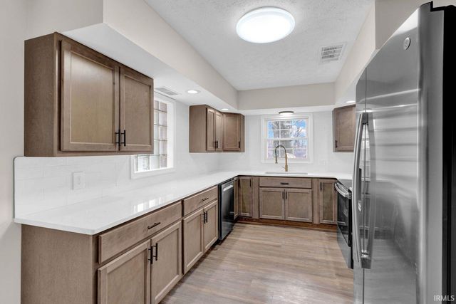 2618 Lake Drive, Evansville, IN 47711