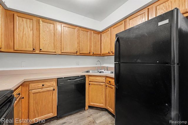 1968 Axtell Drive 3, Troy, MI 48084