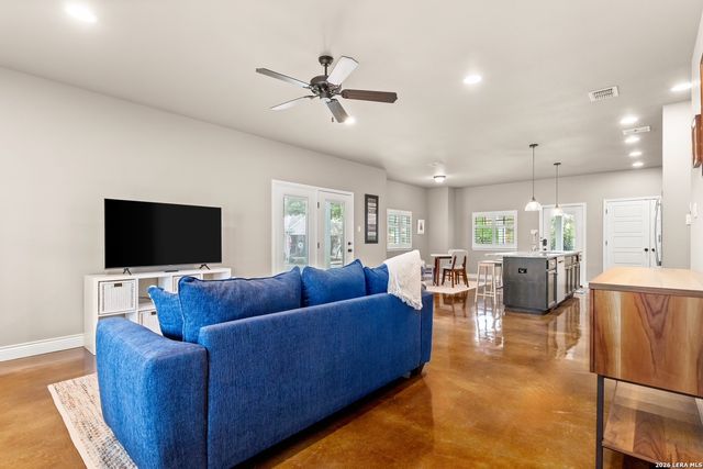 1373 Hanz, New Braunfels, TX 78130