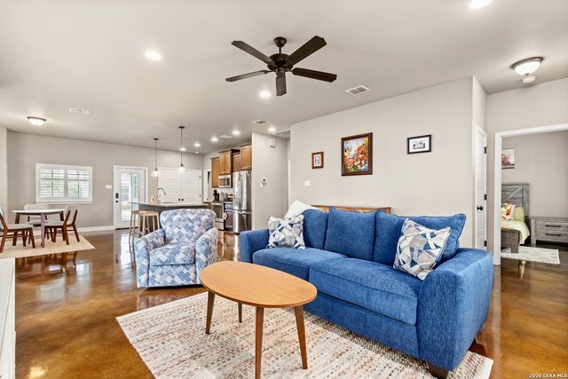 1373 Hanz, New Braunfels, TX 78130