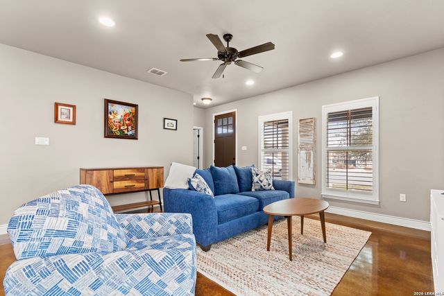 1373 Hanz, New Braunfels, TX 78130