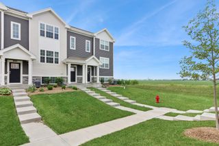 862 Briar Glen Court, Hampshire, IL 60140