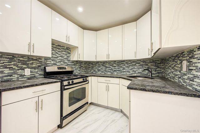 100-25 Queens Boulevard 2R, Forest Hills, NY 11375