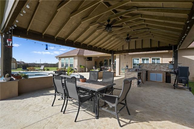 5310 Capernaum Ct, Corpus Christi, TX 78413
