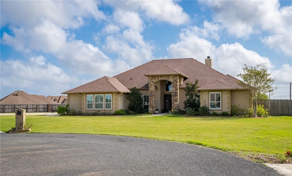 5310 Capernaum Ct, Corpus Christi, TX 78413 — photo 3