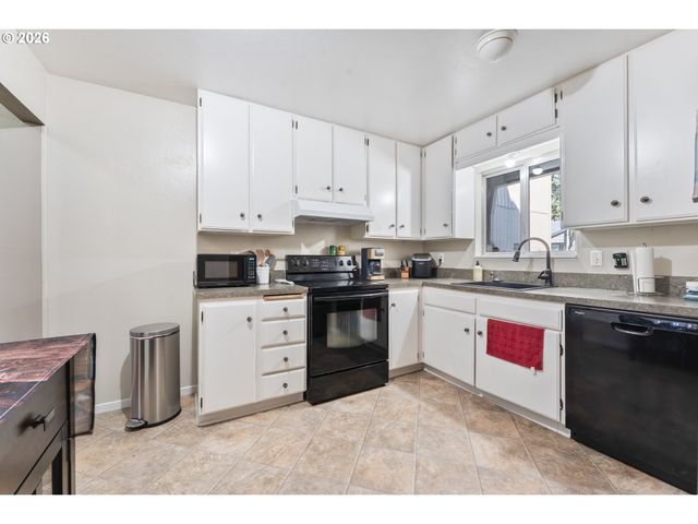 17660 Nw SHOREWOOD Dr, Beaverton, OR 97006