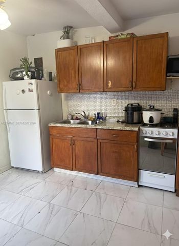 2118 NW 86th St, Miami, FL 33147