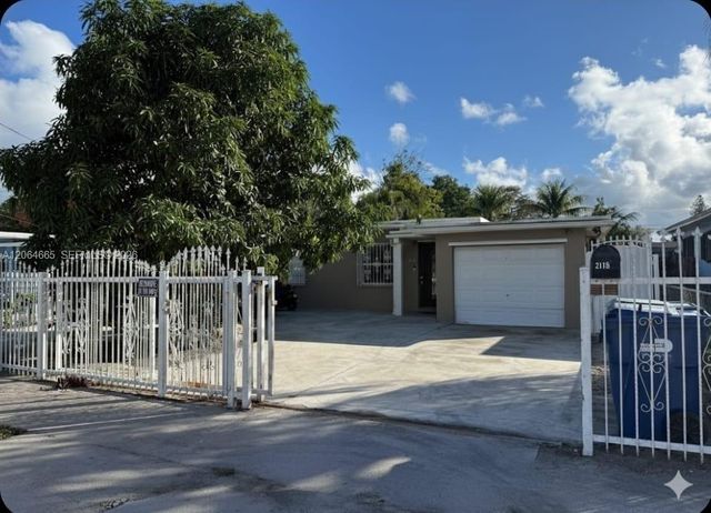 2118 NW 86th St, Miami, FL 33147