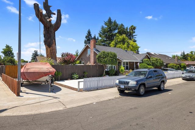 1500 Lake St, Lodi, CA 95242