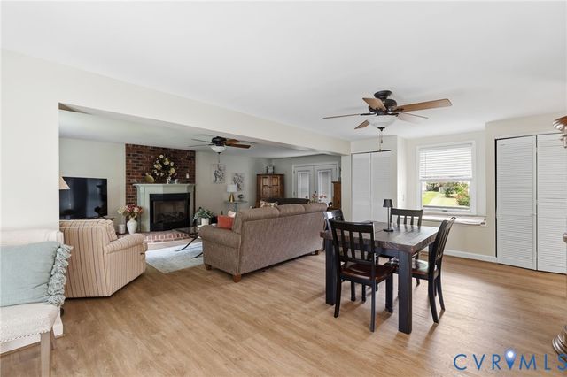 220 Huntington Rd, Colonial Heights, VA 23834