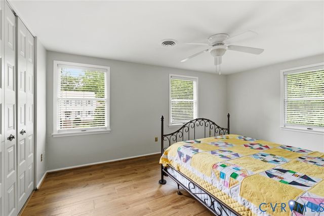 220 Huntington Rd, Colonial Heights, VA 23834