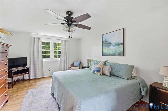 220 Huntington Rd, Colonial Heights, VA 23834