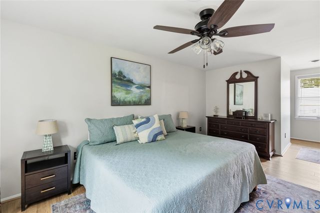 220 Huntington Rd, Colonial Heights, VA 23834