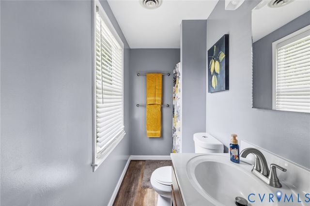 220 Huntington Rd, Colonial Heights, VA 23834