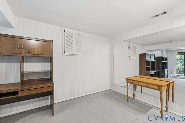 220 Huntington Rd, Colonial Heights, VA 23834
