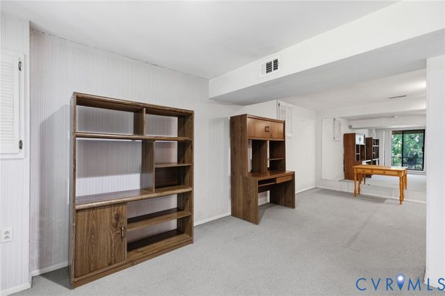 220 Huntington Rd, Colonial Heights, VA 23834