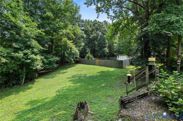 220 Huntington Rd, Colonial Heights, VA 23834