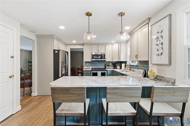 220 Huntington Rd, Colonial Heights, VA 23834