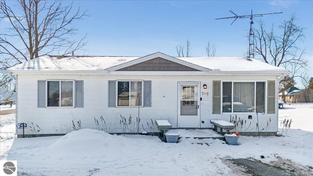 Image 2 of property listing at 316 E Main, Hale, MI 48739