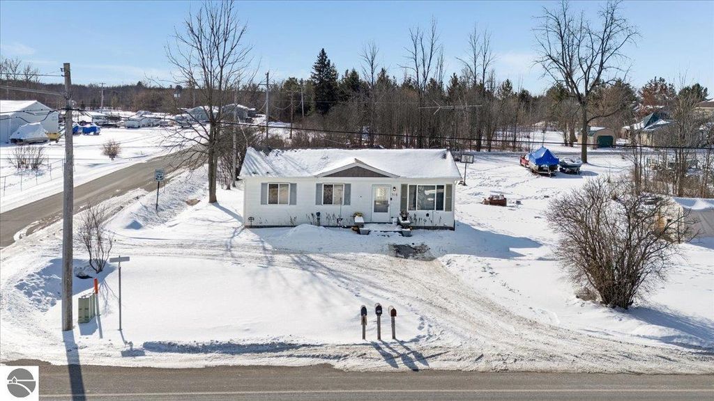 Image 4 of property listing at 316 E Main, Hale, MI 48739