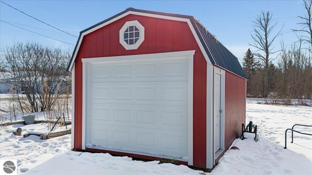 Image 9 of property listing at 316 E Main, Hale, MI 48739