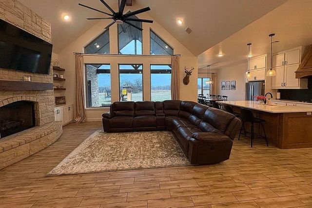 2045 E Rock Creek Road, Tuttle, OK 73089