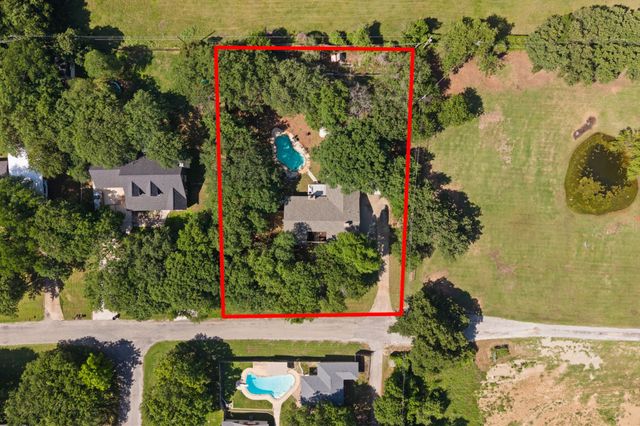 2005 Meadow Drive, Crowley, TX 76036