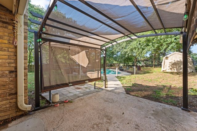 2005 Meadow Drive, Crowley, TX 76036